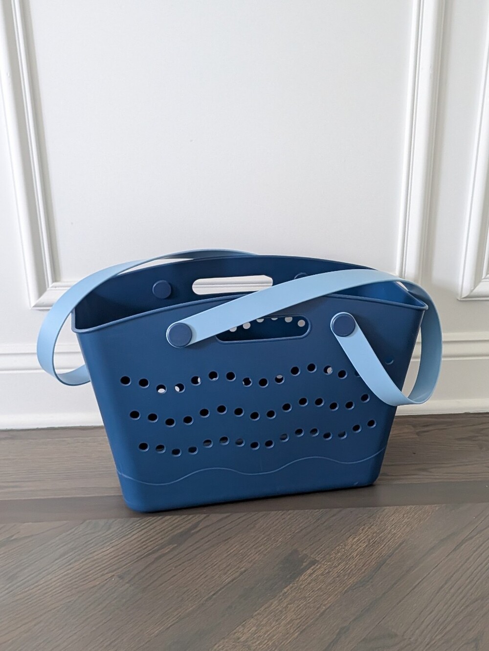 Sun Squad™ Large Rubber Tote Bag – Navy Blue / Light Blue